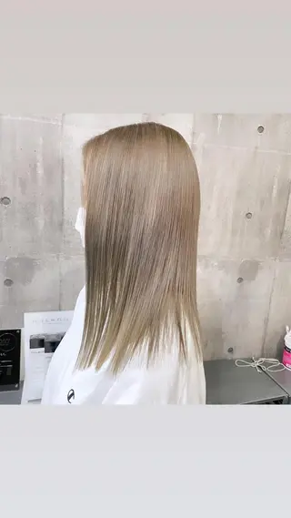 ミディアム カラー パーマ ヘアアレンジ メンズ キッズ ネイル マツエク・マツパ 切りっぱなしヘアボブ ミディアムヘアRYOのヘアスタイル