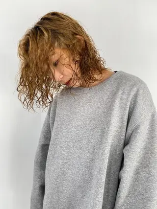 ミディアム パーマ KOOKI スティードトーキョーのヘアスタイル