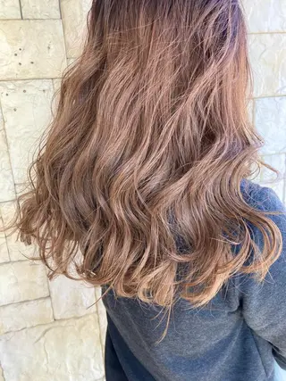 カラー 井上 歩美のヘアスタイル