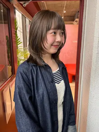ミディアム 🍎デザインカラー /カエデ🍎のヘアスタイル