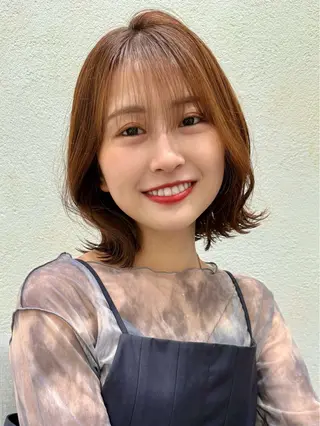 ミディアム 米澤 由衣のヘアスタイル
