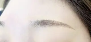 アイブロウ 岡本葵子カットモデル ┊束感マツエクのマツエク・マツパデザイン