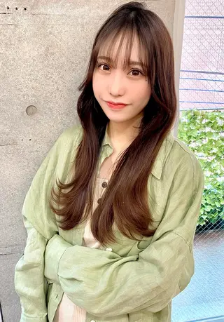 セミロング 大人可愛いレイヤー 大田のヘアスタイル