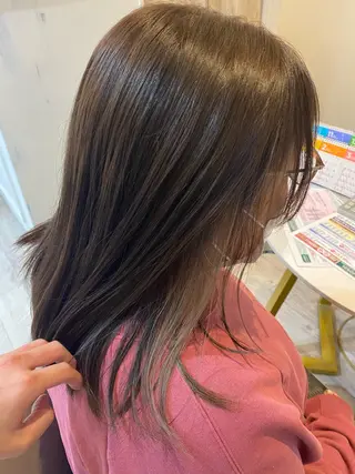 ミディアム かまだ しおりのヘアスタイル