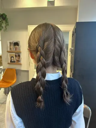 セミロング カラー 薄暮 マツイ　レンのヘアスタイル