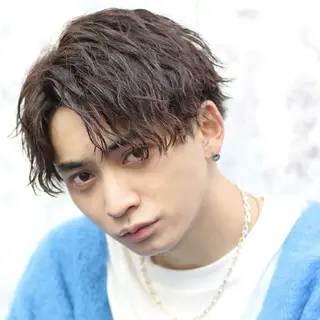 ショート パーマ メンズ メンズ特化カットパー マカラー坂田柊のヘアスタイル