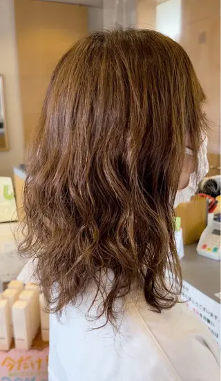 ミディアム カラー パーマ 小島 七海のヘアスタイル