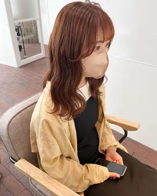 ミディアム カラー 片岡 由依のヘアスタイル
