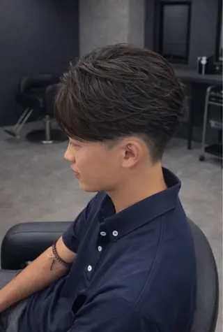 ミディアム パーマ ヘアアレンジ メンズ 🔥ニュアンス フェザー小林海斗🔥のヘアスタイル
