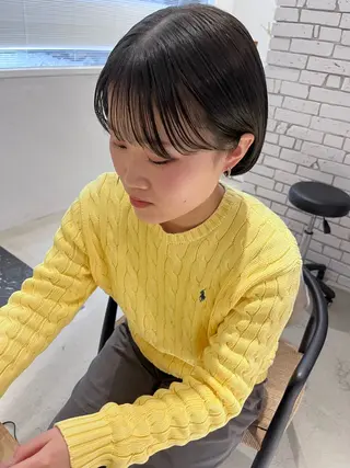 ショート Yui⭐️ 透け感カラーのヘアスタイル