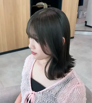 ミディアム 大浦 由希加のヘアスタイル