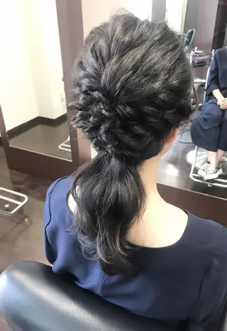 セミロング ヘアアレンジ 沢田 瞳のヘアスタイル