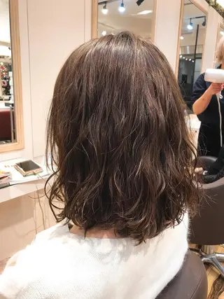 ミディアム ⚪︎ YUNAのヘアスタイル