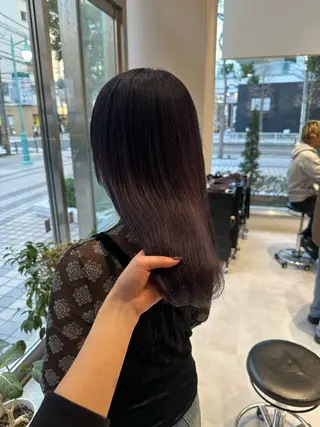 ミディアム カラー ミオ💎ショート 透ける暗髪のヘアスタイル