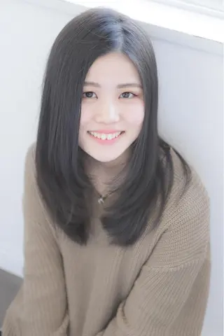 セミロング 髪質改善ayame 横山諒のヘアスタイル