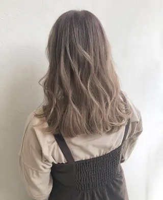 セミロング カラー nakahara madokaのヘアスタイル