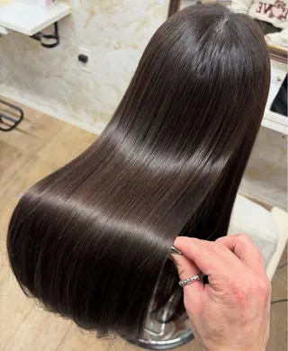 ロング KAORI／ 髪質改善ストレートのヘアスタイル