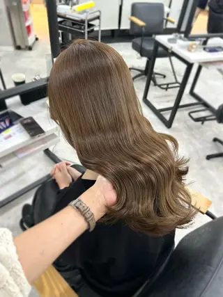 セミロング カラー Rinka/梅田/ 透け感カラー🤎のヘアスタイル