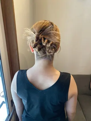 ミディアム ヘアアレンジ ENIF ヤマグチアツコのヘアスタイル