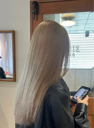 ロング カラー satone 🩵のヘアスタイル