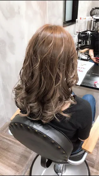 セミロング カラー 中村 優志のヘアスタイル
