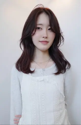 セミロング 小長谷 夕菜のヘアスタイル