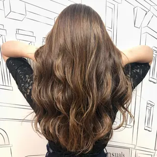 ロング カラー TOMOKA 艶髪/透明感カラーのヘアスタイル