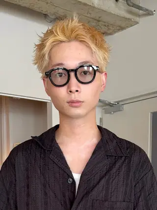 ショート カラー 江﨑 一葉のヘアスタイル
