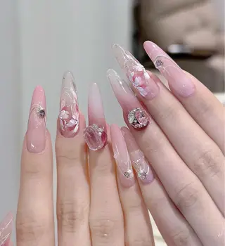 ネイル D-BEAUTY Nailsalonのネイルデザイン