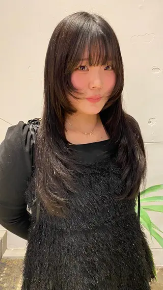 ロング レイヤーカット/ ダブルカラーサクライのヘアスタイル