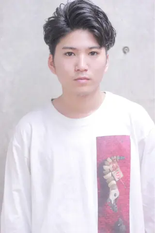 ショート パーマ メンズ 及川 光のヘアスタイル