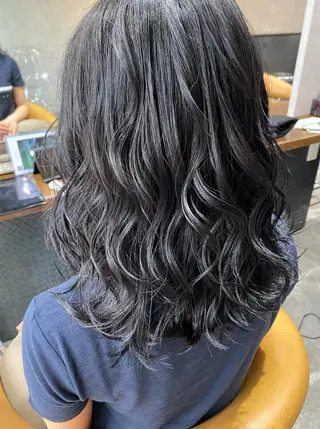 ミディアム 黒木 栞のヘアスタイル