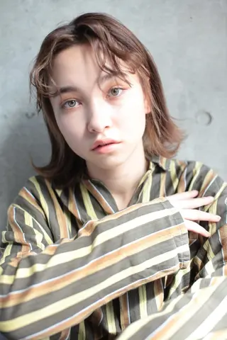 ミディアム 小田川 竜也のヘアスタイル