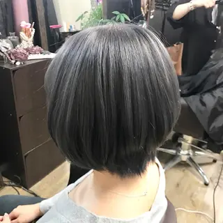 ショート カラー 池田 景子のヘアスタイル