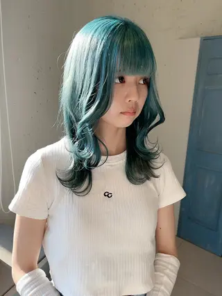 ミディアム カラー メンズ 透明感ハイトーン🦄 キラ🌈のヘアスタイル
