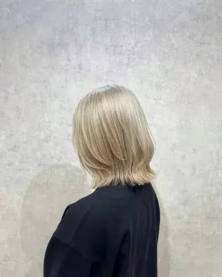 ミディアム カラー 佐々木  まゆかのヘアスタイル