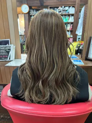 ロング カラー BERRY BERRY所属・Berry Berryのヘアスタイル