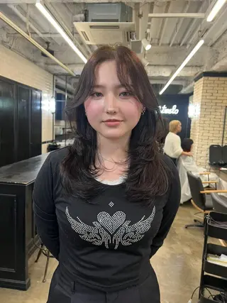 セミロング 🌟小顔レイヤー× 赤み消し透明感カラーのヘアスタイル