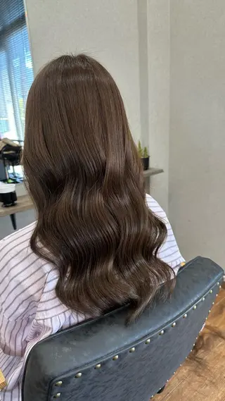 ロング カラー 鵜飼 真伍のヘアスタイル