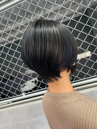 ショート カラー ELU.☁️ ARIのヘアスタイル