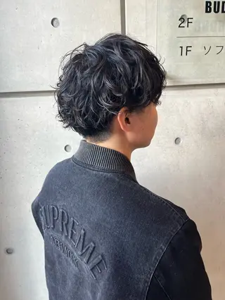 パーマ メンズ 透明感カラー人気 ナンバーワンMIYUのヘアスタイル