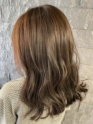 ミディアム カラー 長澤 理江のヘアスタイル