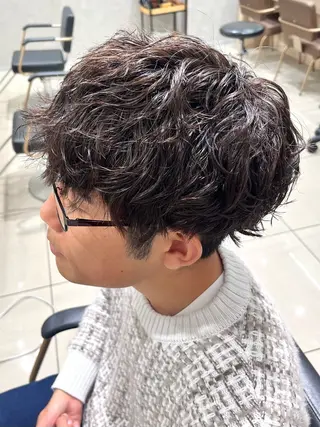 パーマ メンズ 巖本 真希のヘアスタイル