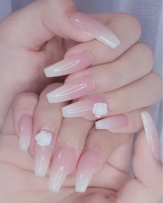 ネイル AKIKO ネイルサロンのネイルデザイン