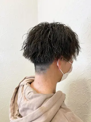 パーマ メンズ 六反 仁哉のヘアスタイル