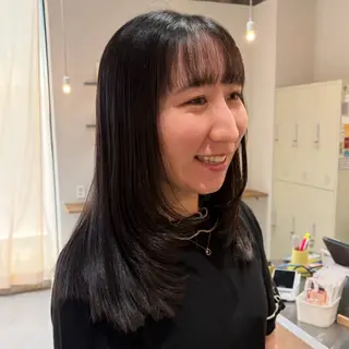 ロング シマダ ユウナのヘアスタイル