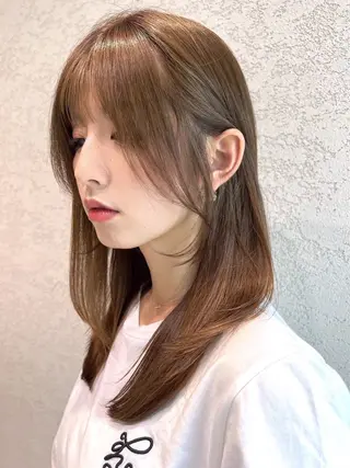 セミロング 興津/韓国レイヤー ダブルカラー美髪縮毛のヘアスタイル