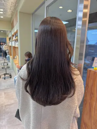 ロング カラー ナチュラルに目を惹く デザイン/KOHNOのヘアスタイル