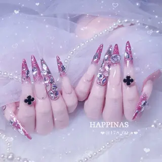 ネイル HAPPINAS🎀  れん🖤痛ネイルのネイルデザイン