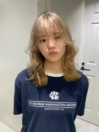 カラー Shiori・:* 💫のネイルデザイン